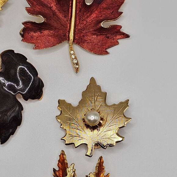 Vintage Brooch Costume Jewelry Bundle Clip On Earrings Fall Autumn Leaves - Picture 5 of 12